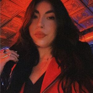 Meet your Posher, Viv